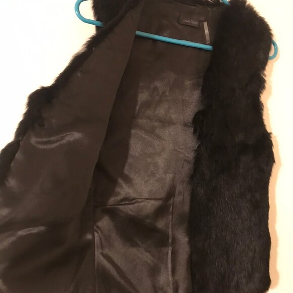 LOVE TOKEN REAL RABBIT FUR BLACK VEST - Picture 8 of 8